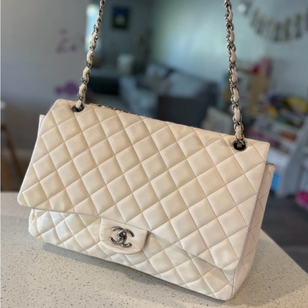 CHANEL Cream Quilted Shoulder Bag